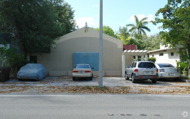 Building Photo - 2825 SW 3rd Ave