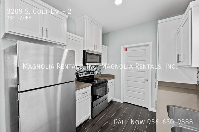 Foto del edificio - 3209 S Colt Ln