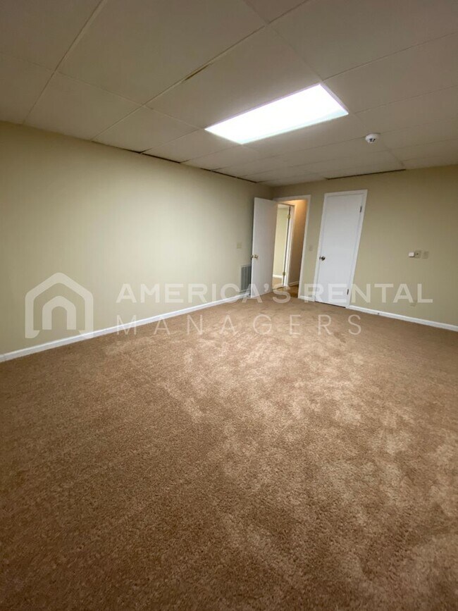 Building Photo - Home in Hoover!  3 Bedroom 2 Bath Home Ava...