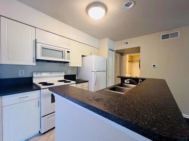 Building Photo - 4799 Via Palm Lakes