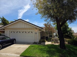 Building Photo - 1445 Vaquero Glen