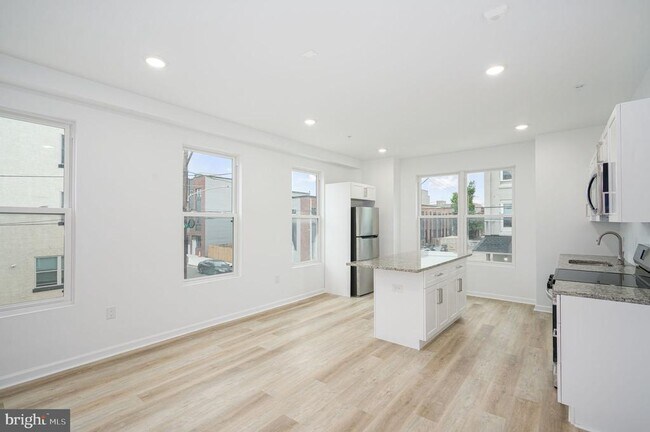 Foto del edificio - 2352 W Thompson St