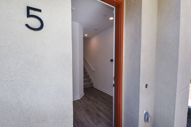 Foto del edificio - 804 Makani Street Unit #5