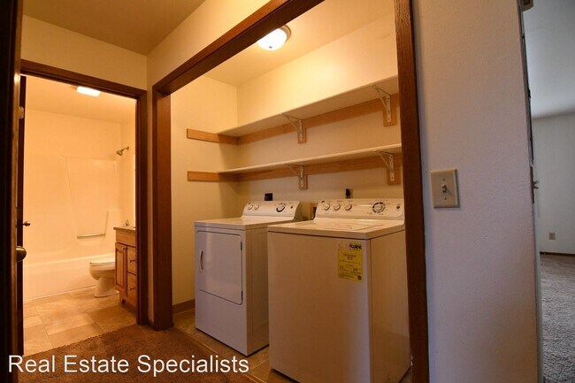 Foto del edificio - 1110 Hillside Dr