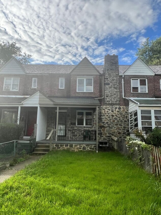 Primary Photo - Lovely 3 BR/2 BA Townhome in Brooklyn!