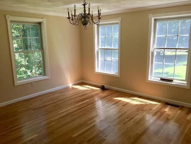 Foto del edificio - 85 Jenkins Rd