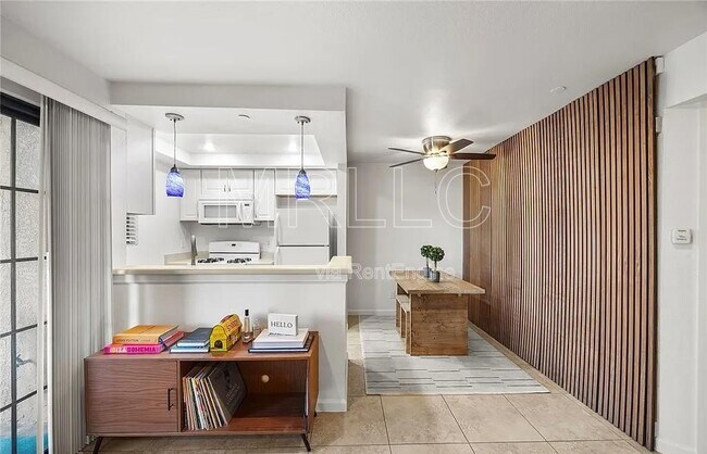 Foto del edificio - 1068 Calle Del Cerro