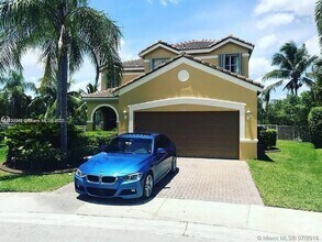 Building Photo - 1538 Tamarind Ct