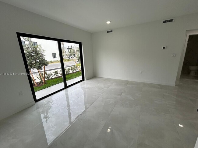 Foto del edificio - 14569 SW 262nd St