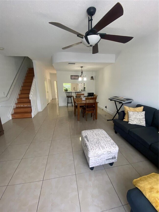Foto del edificio - 9962 NW 56th Pl