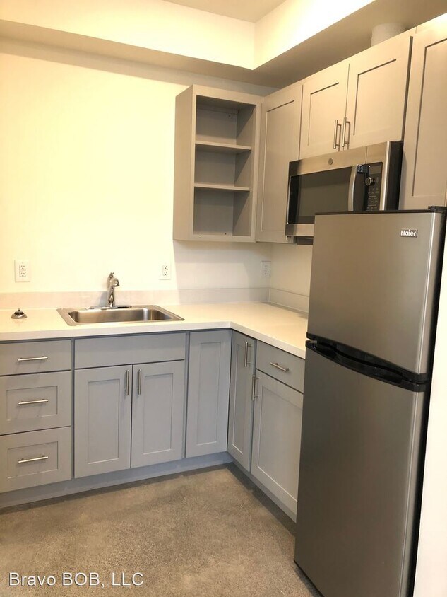 Foto del edificio - 1216-1220 E Remington Ct