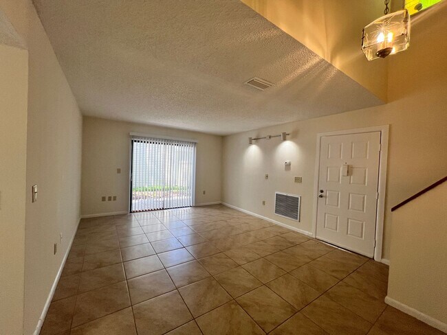 Building Photo - 3583 Raintree Cir