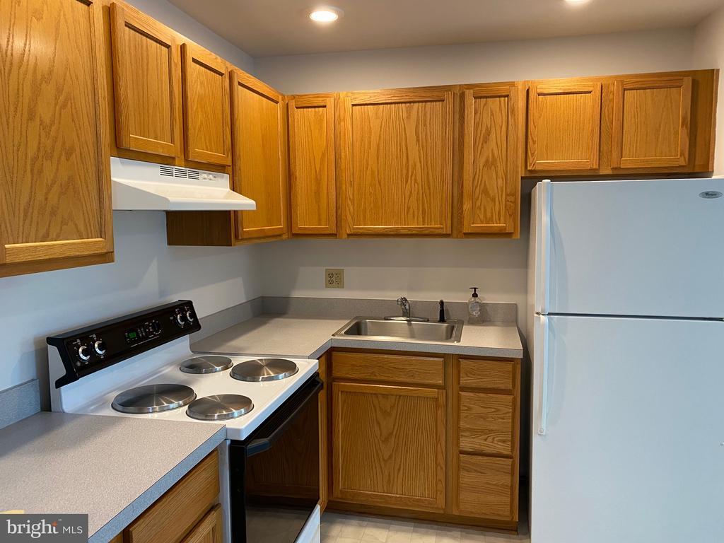 Foto principal - 1820 Ponds Wood Rd