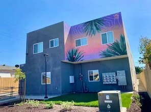 Building Photo - 2187 Everett Ave