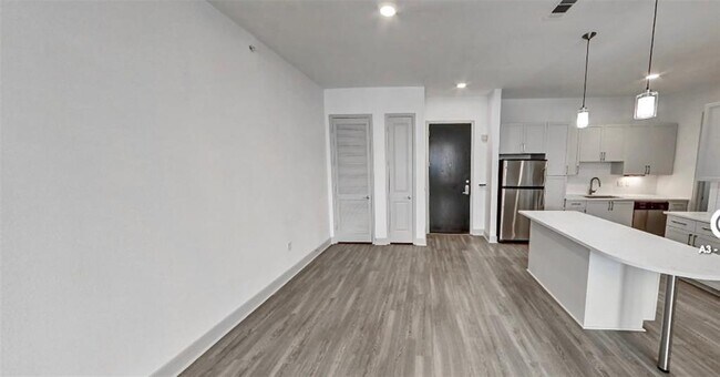 Building Photo - 2121 Mid Ln