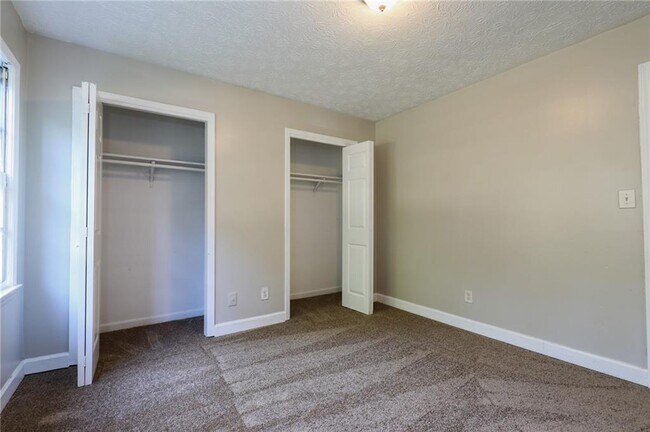 Building Photo - 43 Country Square Way
