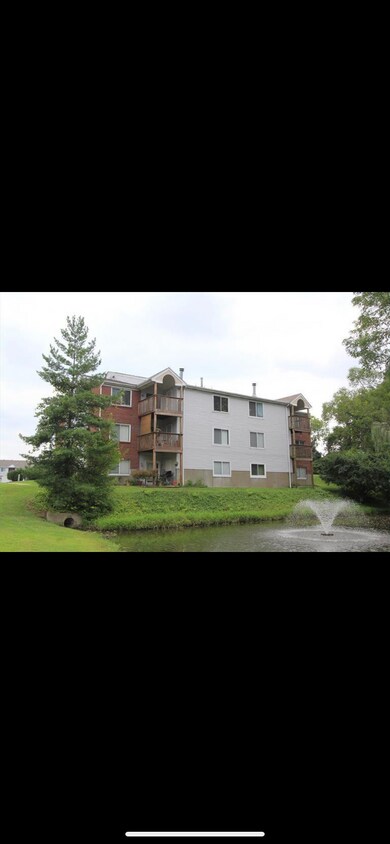 view of the pond - 529 Aspen Glen Dr