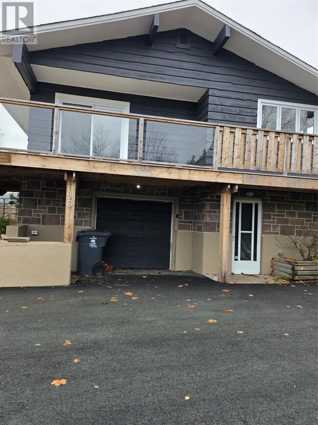 Building Photo - 19 Maple St