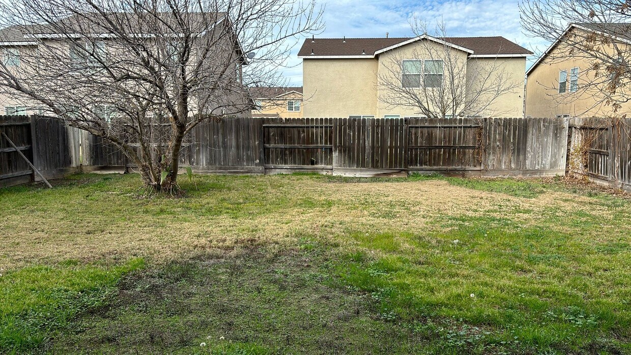 Foto del edificio - Apply Now to Schedule Viewing.  Freshly pa...