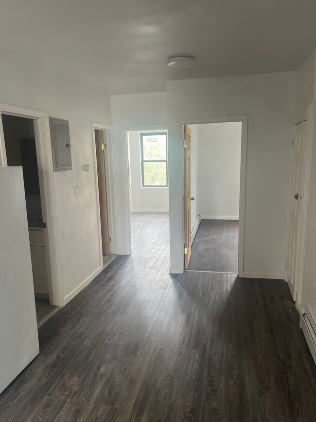 Building Photo - 364 52nd St