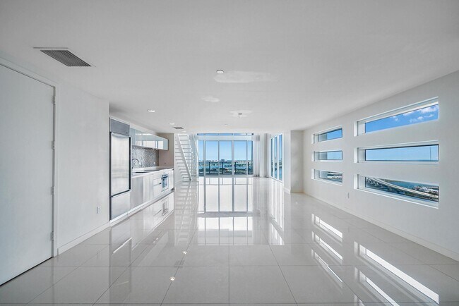 Foto del edificio - 1040 Biscayne Blvd