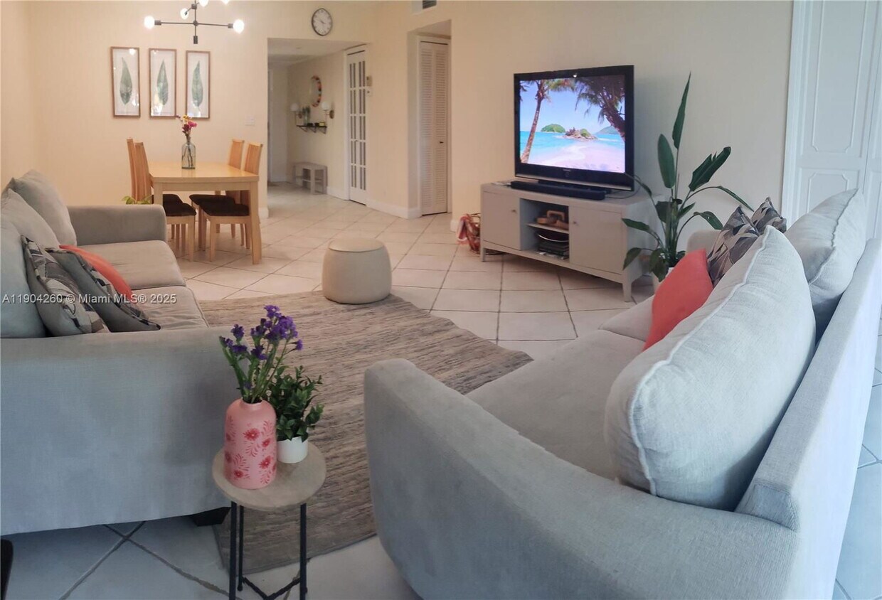 Photo - 550 Oaks Lane Apt #202, Pompano Beach, FL 33069 - 2 BR 2 BA condo