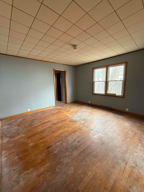 Building Photo - 104 N Vine St