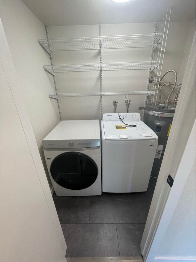 LAVADERO - 214 Portland Ct SW