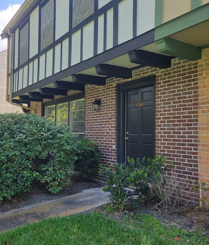 8203 Kensington Square, Jacksonville, FL 32217 House Rental in