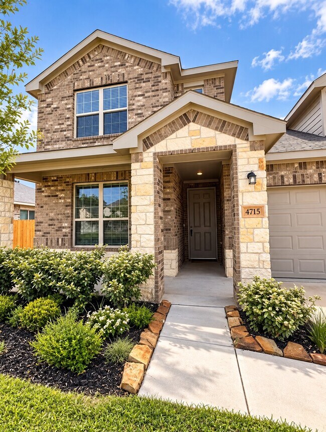 Building Photo - 4715 Mustang Run Dr