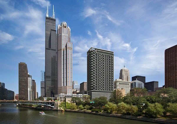 Foto del edificio - 235 W Van Buren St