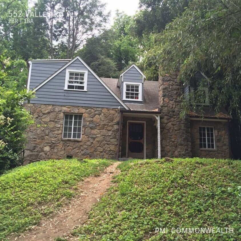 Foto principal - 552 Valley Rd