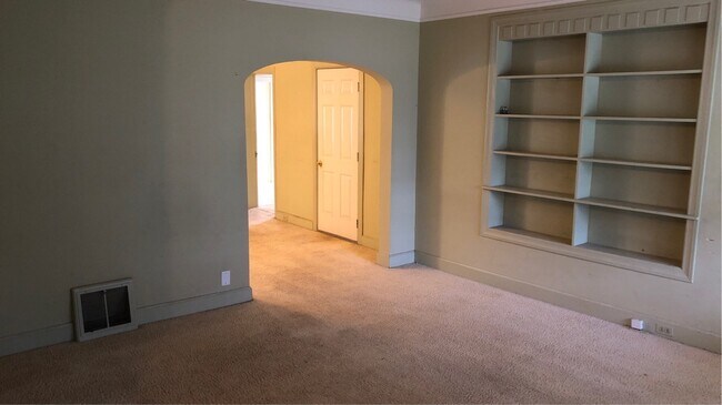 Building Photo - 225 Winter Ave