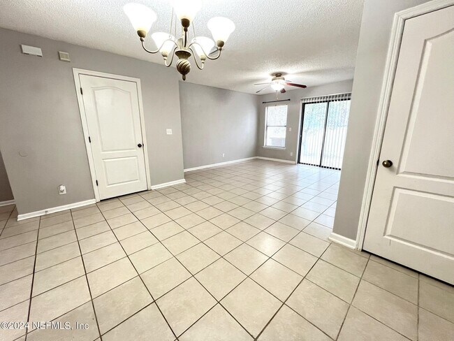 Foto del edificio - 7661 Melvin Rd