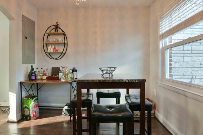 Foto del edificio - 132 35th St NE