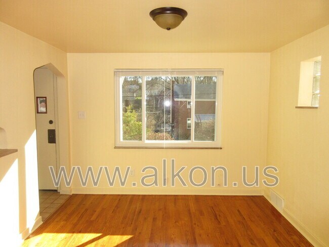 Foto del edificio - 3938 Meadowbrook Blvd