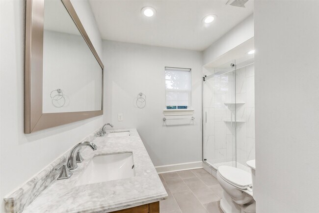 Foto del edificio - 7505 Brompton St