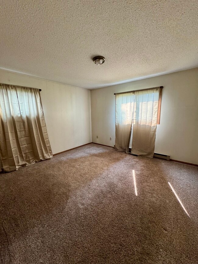 1 of 2 bedrooms - 521 Kerry Dr