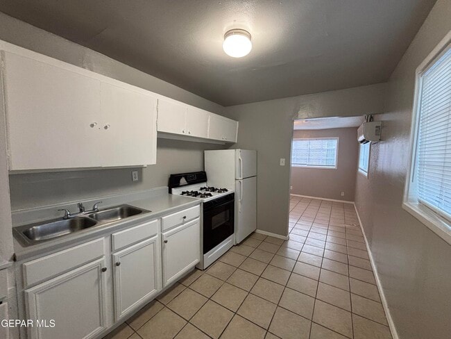 Foto del edificio - 3906 Harrison Ave