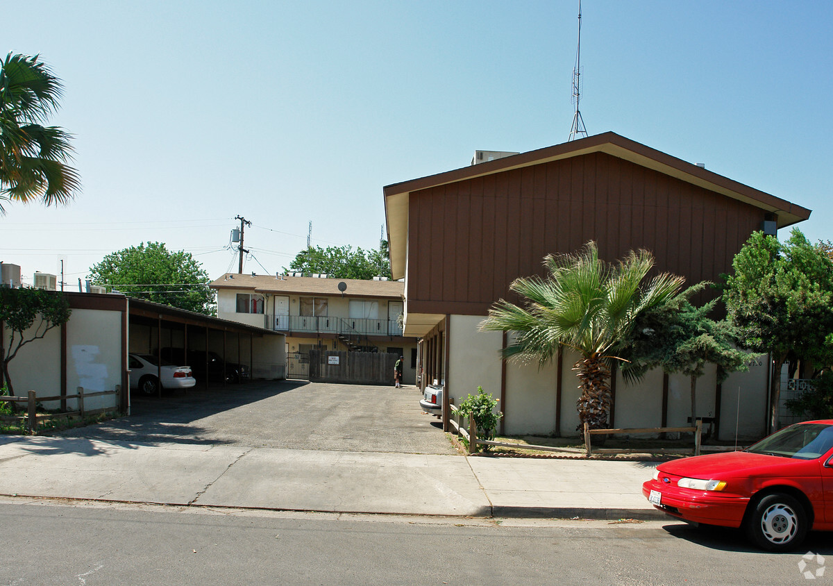 Primary Photo - 2750 E Hammond