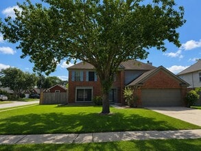 Building Photo - 3901 Spring Garden Dr