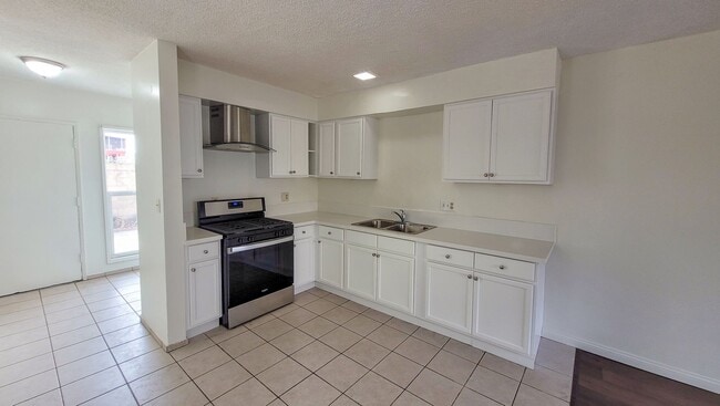 Building Photo - 8031 Fillmore Dr