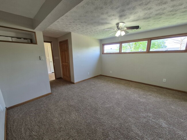 Building Photo - 2816 Nacoma Pl