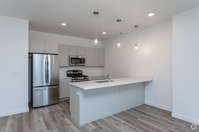 2BR, 2.5BA - 1,267SF - Lake Ridge Villas at Winnie