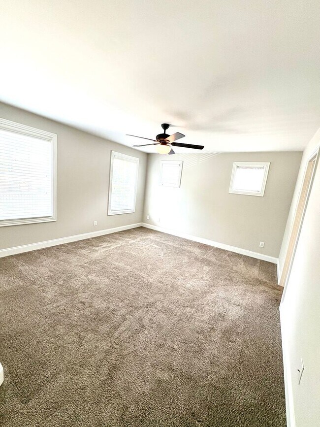 Foto del edificio - Beautiful 3 bedroom, 2.5 bath in South Nas...