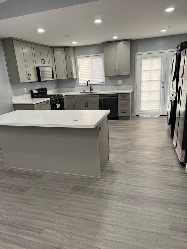 Bloque central - 19110 Annalee Ave