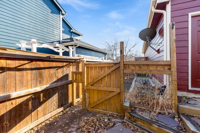 Foto del edificio - 2520 Dallas Creek Ct.