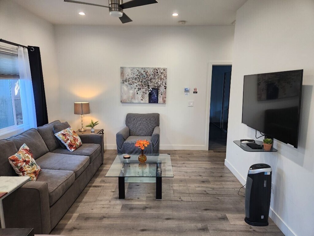 Foto principal - 17556 Chase St