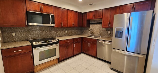 Building Photo - 382 Ocean Ave