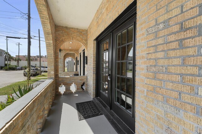 Building Photo - 1811 20th St